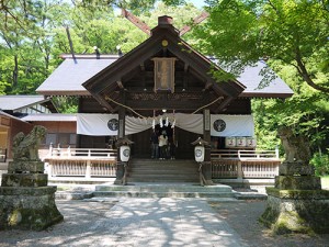 春日山神社