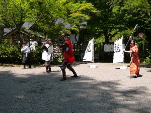 春日山神社