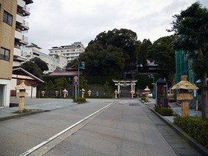 服部神社　参道