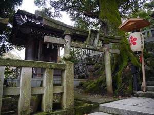 服部神社　琴平社