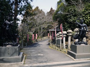 岩間寺　参道