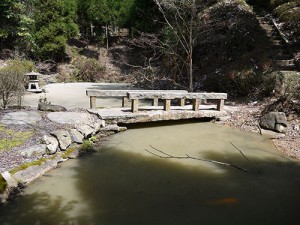 岩間寺　蓮池