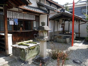 御霊神社