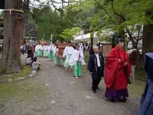 二上射水神社春季例大祭　築山神事