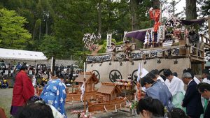 二上射水神社春季例大祭　築山神事