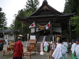 二上射水神社春季例大祭　築山神事