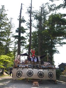 二上射水神社春季例大祭　築山神事