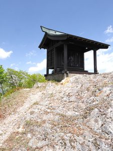 権現神社