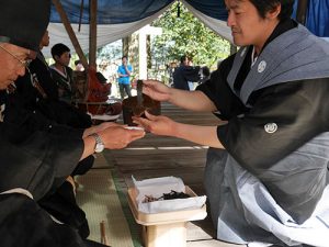 久豆彌神社・信露貴彦神社　王の舞