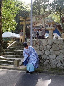 久豆彌神社・信露貴彦神社　王の舞