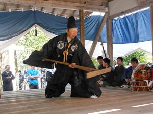 久豆彌神社・信露貴彦神社　王の舞