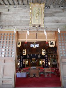 雄山神社中宮祈願殿