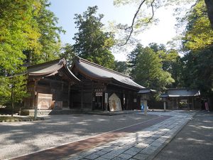 雄山神社前立社壇