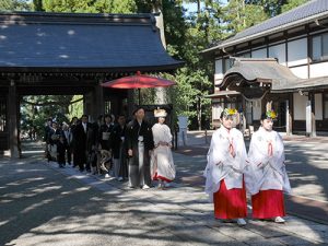 雄山神社前立社壇