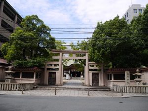 坐摩神社