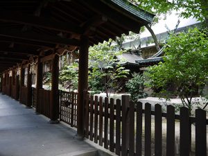 坐摩神社