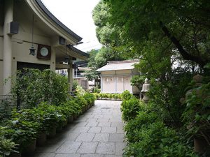 坐摩神社