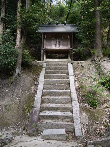 敢國神社