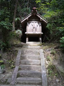 敢國神社