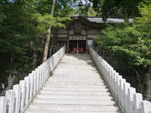 敢國神社