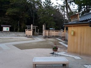 花窟神社