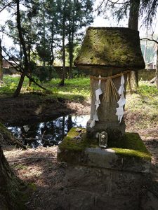 雄山神社中宮祈願殿