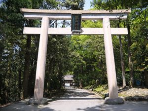 雄山神社前立社壇