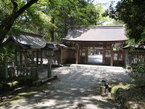 雄山神社前立社壇