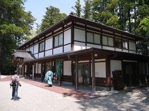 雄山神社前立社壇