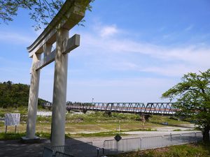 雄山神社前立社壇