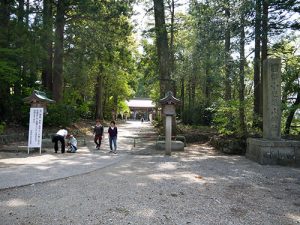 雄山神社前立社壇