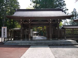 雄山神社前立社壇