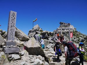 雄山神社峰本社