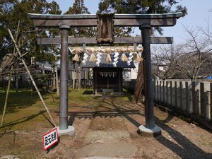 新保春日神社