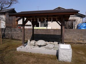 新保春日神社