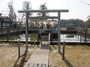 新保春日神社