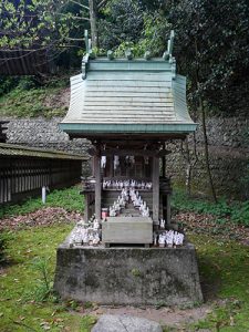 高縄神社