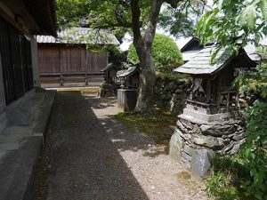 村山神社