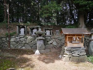 村山神社