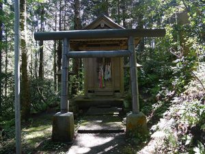 青海神社