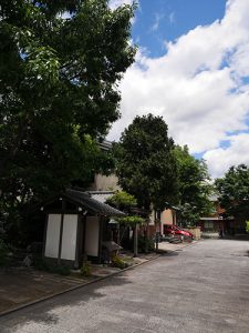 岩上神社