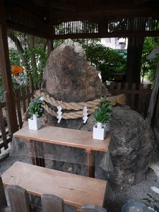 岩上神社