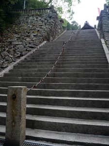 石鎚神社口之宮本社