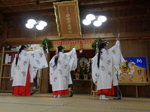 白山中居神社