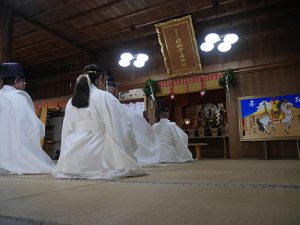 白山中居神社