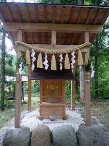 白山中居神社