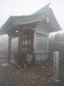 白山比咩神社奥宮