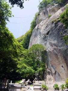 花窟神社