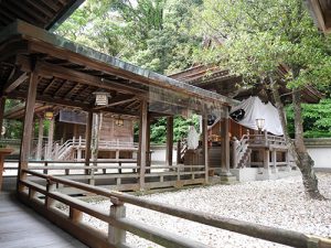 闘鶏神社