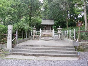 闘鶏神社